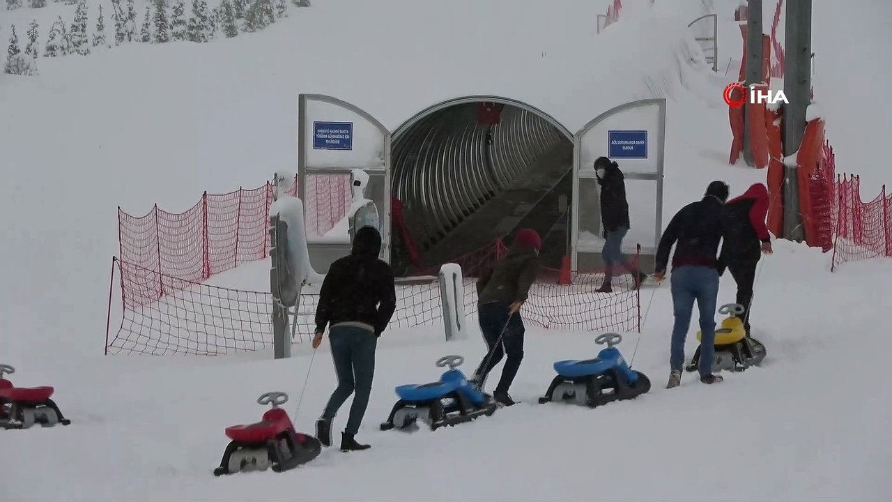 Kar kalınlığı 80 cm buldu, Sivas'ta kayak sezonu açıldı