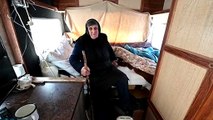 عائلات كرواتية تجالد الصقيع بعيدا من منازلها المتضررة بالزلزال