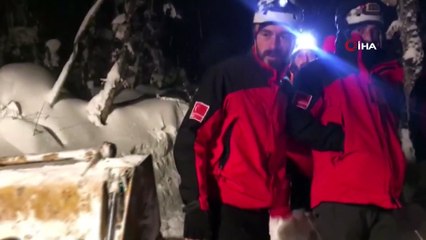 Karda ahır çöktü 9 büyükbaş telef oldu