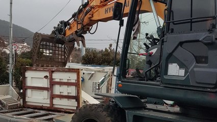 훔친 굴착기로 현금인출기 부숴 돈 빼내려던 30대 구속 / YTN