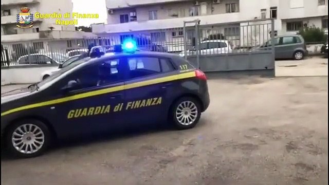 Casoria (NA) - 5mila capi di abbigliamento contraffatti sequestrati in un outlet (18.01.21)