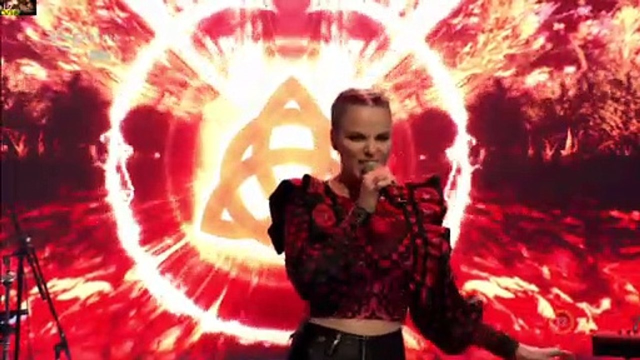 02 Peter Szabo Szilvia - Ket vilag kozt (Szerencseszombat 2021-01-16)