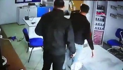 Tamir edilmek istenilen tablet patladı