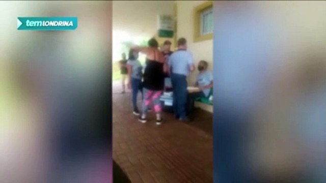 Homem chuta caixa de vendedor de salgados em UPA de Londrina
