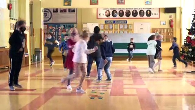 Европейские школьники вернулись за парты, но рады не все