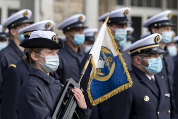 À bonne école, premiers pas sous l‘uniforme (JDEF)