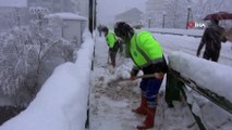 Bartın’da kar kalınlığı 60 santimetreye ulaştı