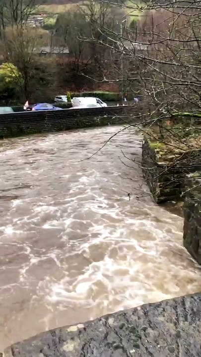 River levels start to rise in Calderdale with flood alerts issued
