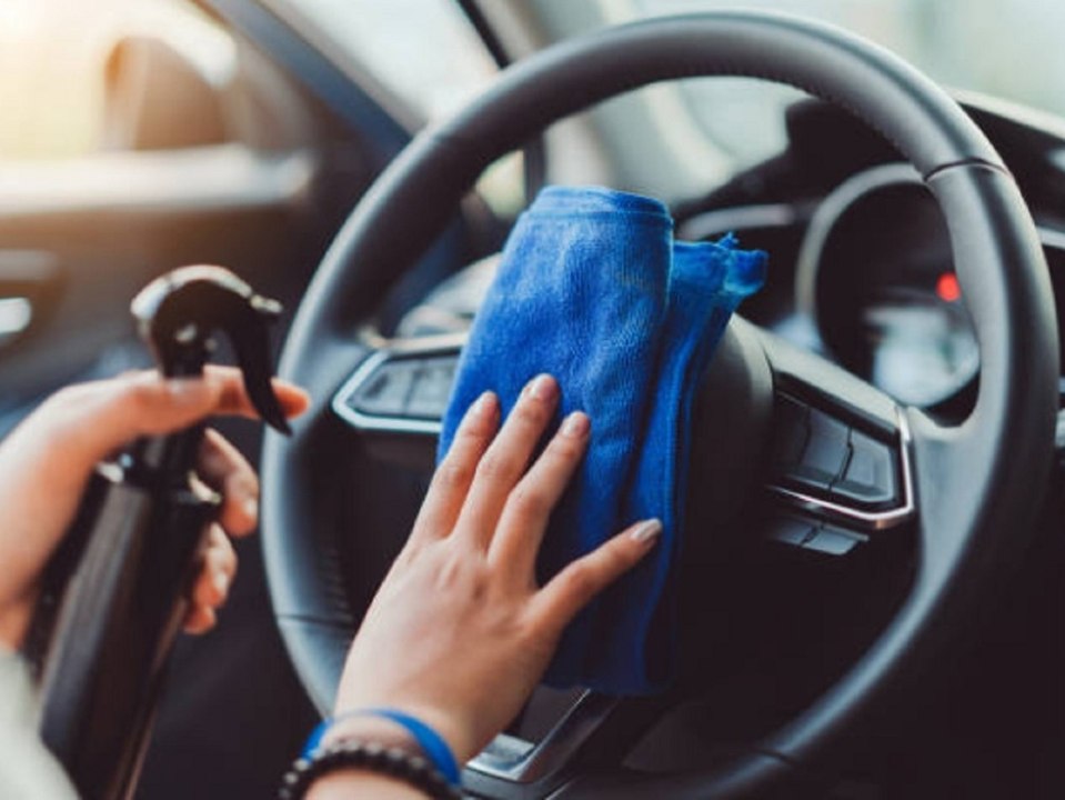 Hygiene am Steuer: So hältst du dein Auto frei von Coronaviren