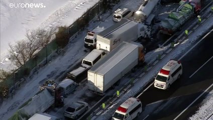 Óriásbalesetet okozott egy hóvihar Japán északi részén