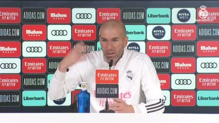 Zidane: "Me alegro por Jovic, espero que un día haga lo mismo en el Madrid"
