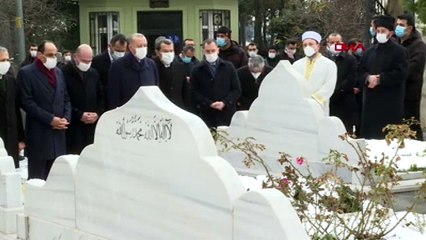 Erdoğan, Erbakan'ın mezarını ziyaret etti