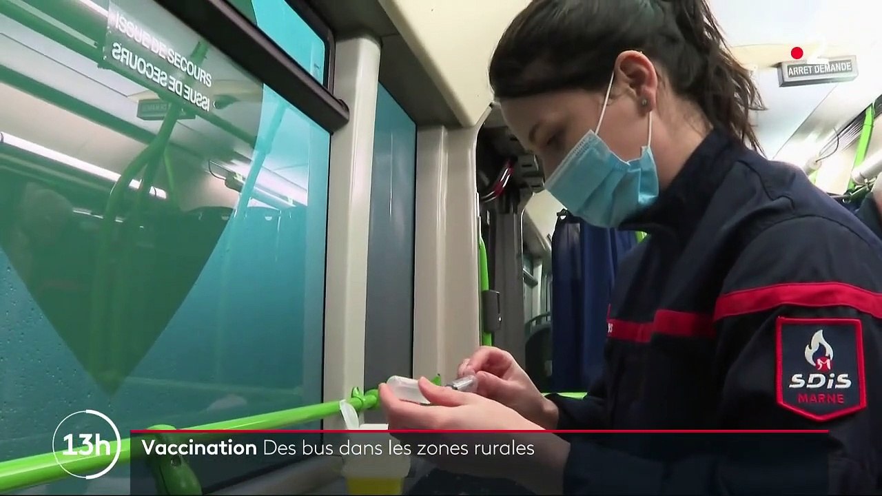 Covid-19 : un bus sillonne les communes rurales pour vacciner les seniors