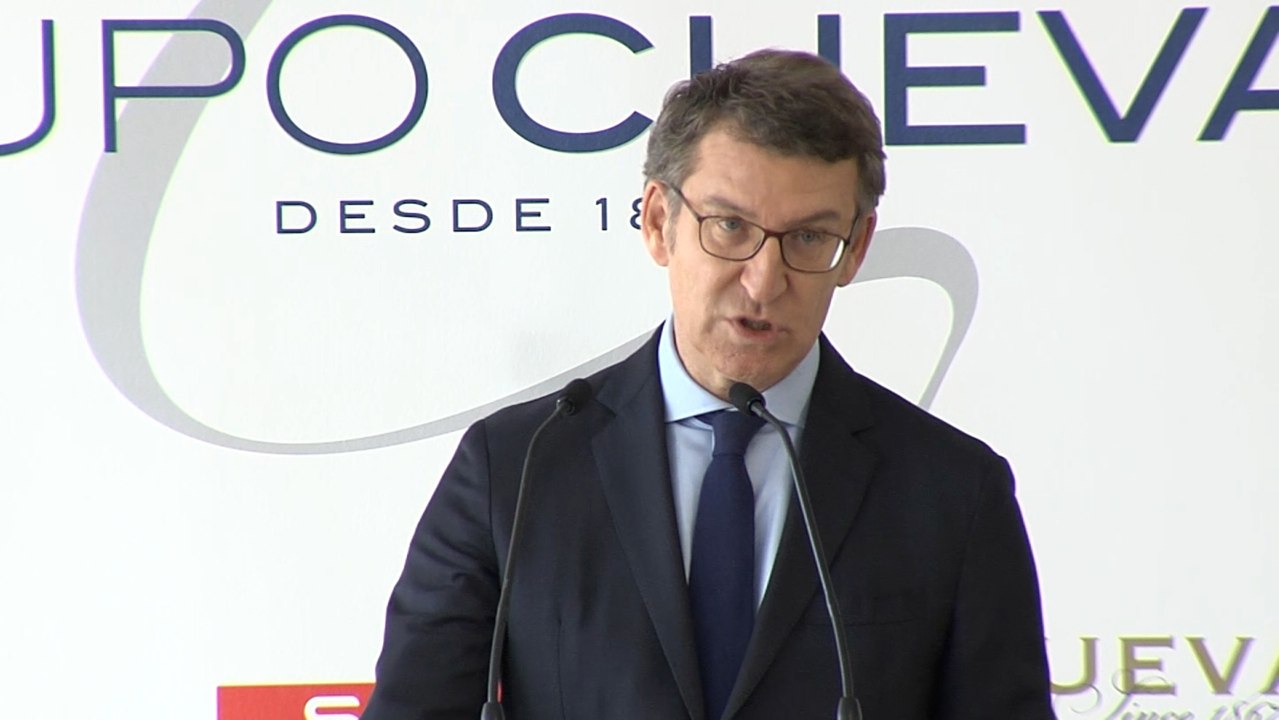 Feijóo visita la sede del grupo alimentario Cuevas