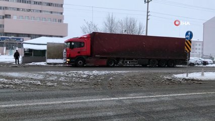 Iğdır-Doğubayazıt  yolu ağır tonajlı araç trafiğine kapatıldı