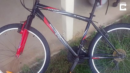 Ce qu'il découvre sous la selle de son vélo est assez terrifiant