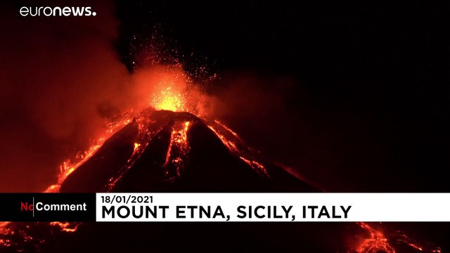 Ночное извержение вулкана Этна