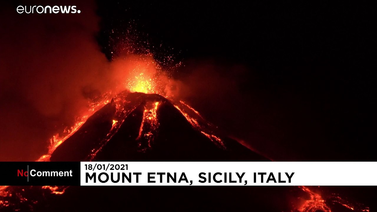 Ночное извержение вулкана Этна