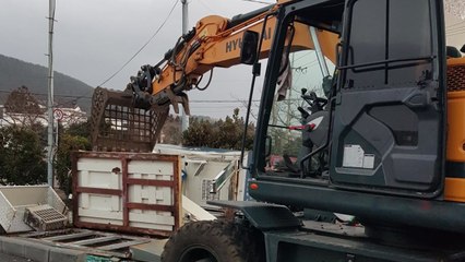 훔친 굴착기로 현금인출기 부숴 돈 훔치려 한 30대 구속 / YTN