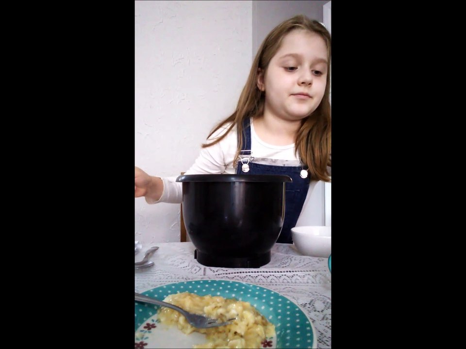 Preparando um delicioso BOLO DE BANANA, muito fácil de fazer - Receita na descrição