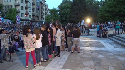 Невена Цонева "Вървят ли двама"