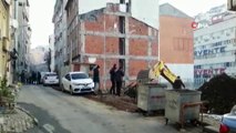 Şişli'de istinat duvarı yıkıldı, mahalleli doğal gaz korkusuyla mahalleyi boşalttı