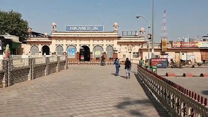 मैं घबरायाए संभला और बदमाश के पीछे भागा... वो भाग गए