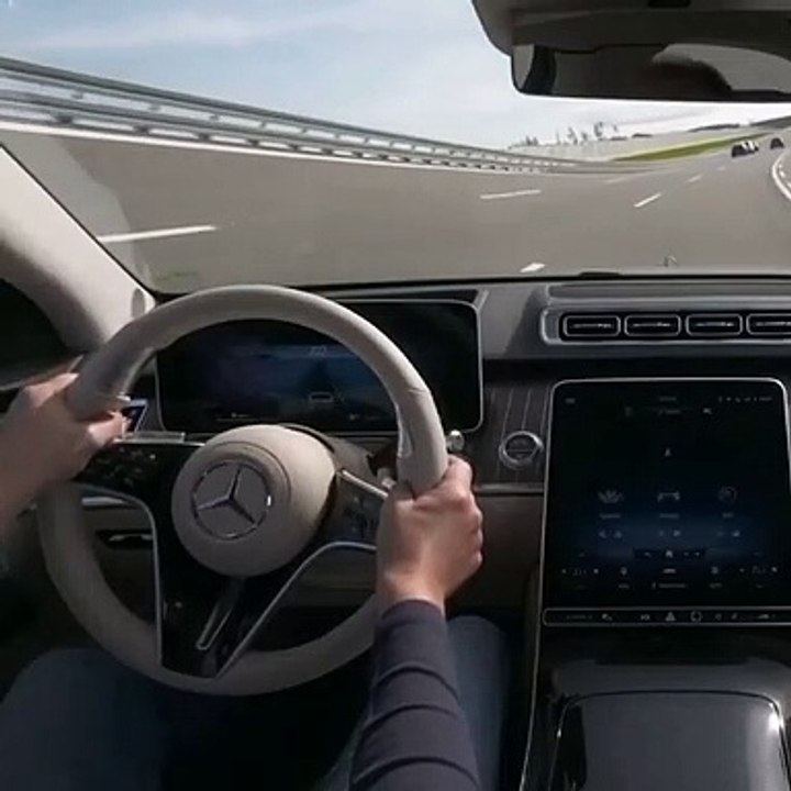 Mercedes S class | Auto-pilot Function