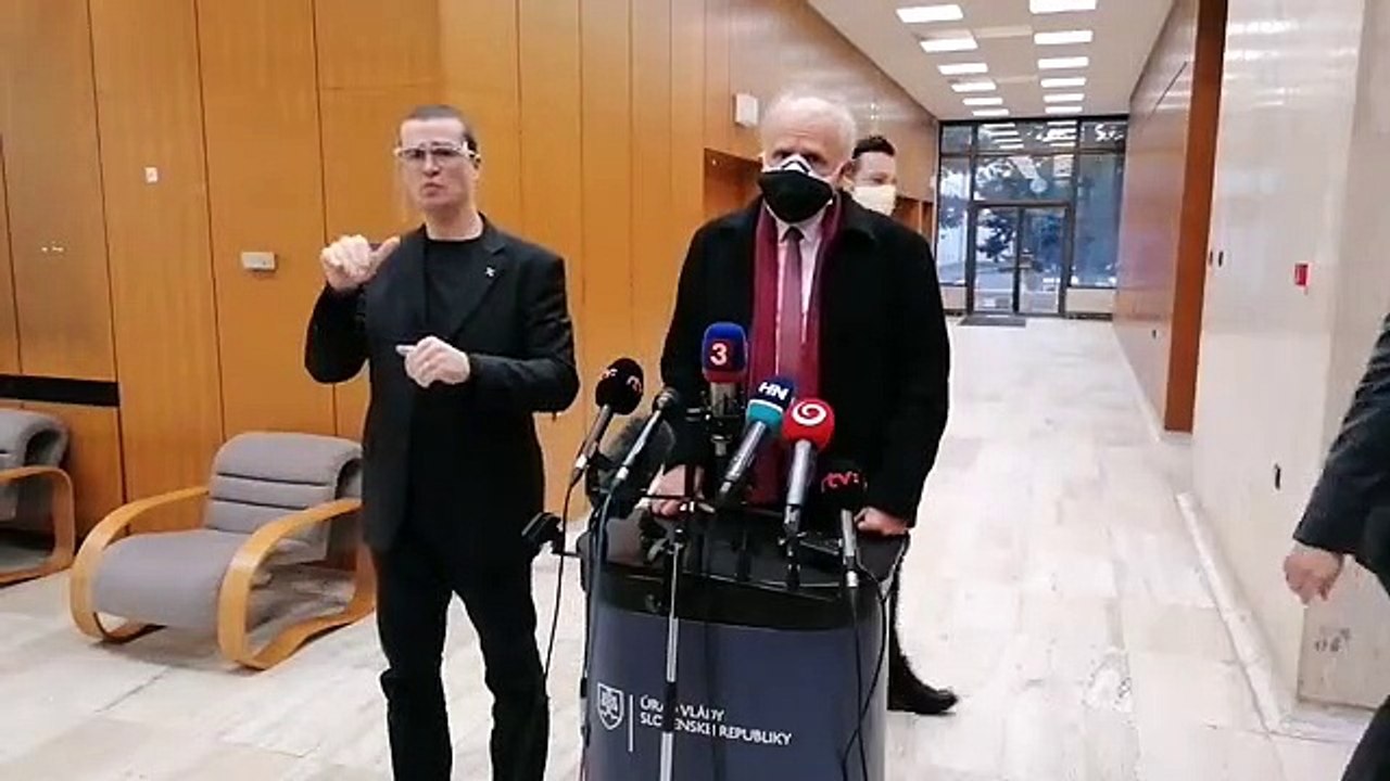 ZÁZNAM: Brífing ministra pôdohospodárstva J. Mičovského