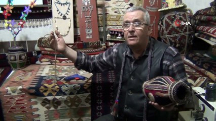 Eski küpler, tarihi elbiseler ve eski keçeler sanat eseri oluyor