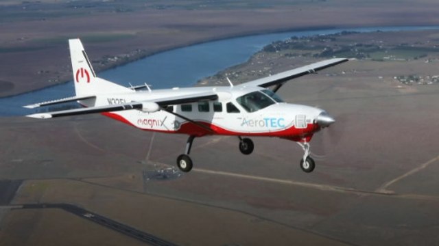 Primeiro voo do maior avião totalmente elétrico do mundo