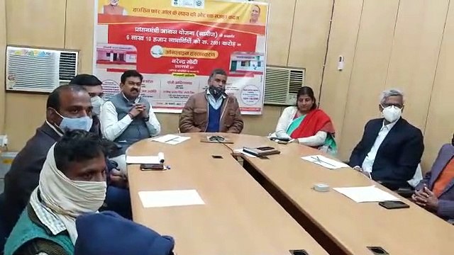 पी एम आवास योजना के एक लाभार्थी से प्रधान मंत्री नरेंद्र मोदी ने विर्चुअल बात की