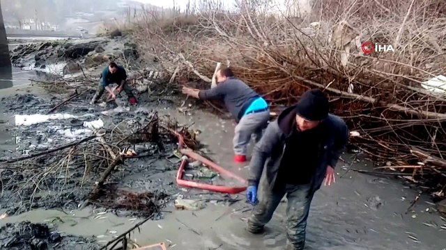 Balıkları kurtarmak için zamanla yarıştılar