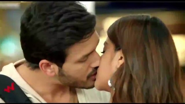 Mr. Majnu Movie Kissing Scene | Akhil Akkineni | Romantic Scene | Nidhhi Agerwal