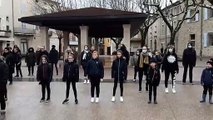 Flash mob des profs de danse et leurs élèves