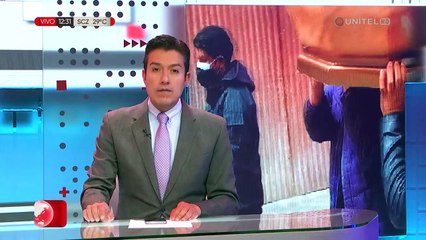 El cuerpo del 'Mallku' es llevado en hombros hasta un salón velatorio en El Alto