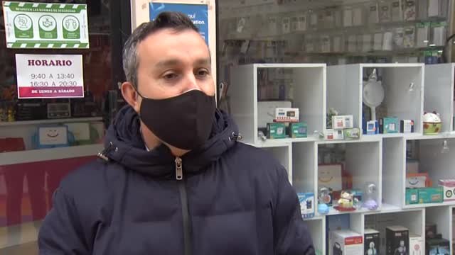 Las comunidades se encierran mientras se desboca la tercera ola