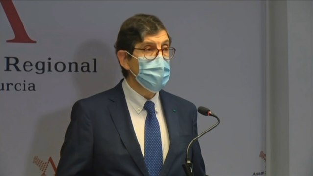 Consejero murciano de Sanidad se disculpa por vacunarse de la Covid-19