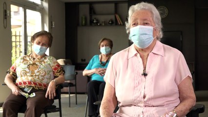 Adulta mayor vacunada orgullosa del sistema de salud: "No tengan miedo"