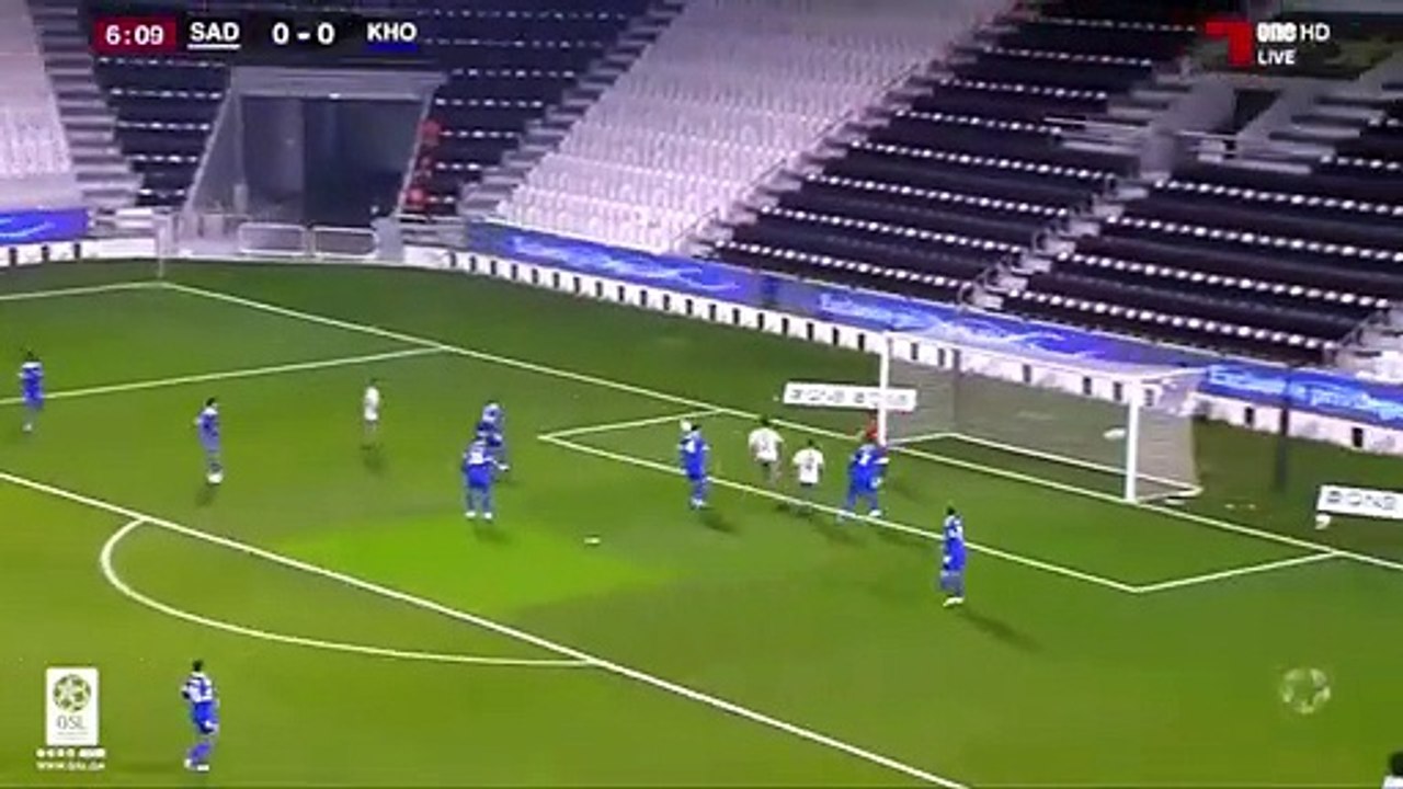 شاهد ثنائية الدولي الجزائري بغداد بونجاح اليوم أمام الخور