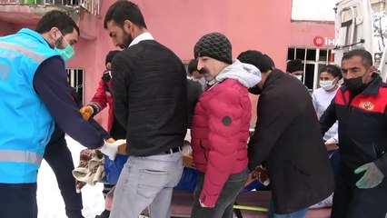 Beyaz teyze için tüm mahalleli seferber oldu