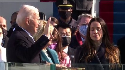 بايدن يدعو الاميركيين إلى "الوحدة" عقب تنصيبه رئيساً