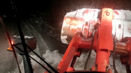 Batman’da hasta kurtarmaya giden 112 ekibi karda mahsur kaldı