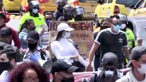 Cientos de personas en quiebra por la pandemia protestan contra confinamiento en Colombia
