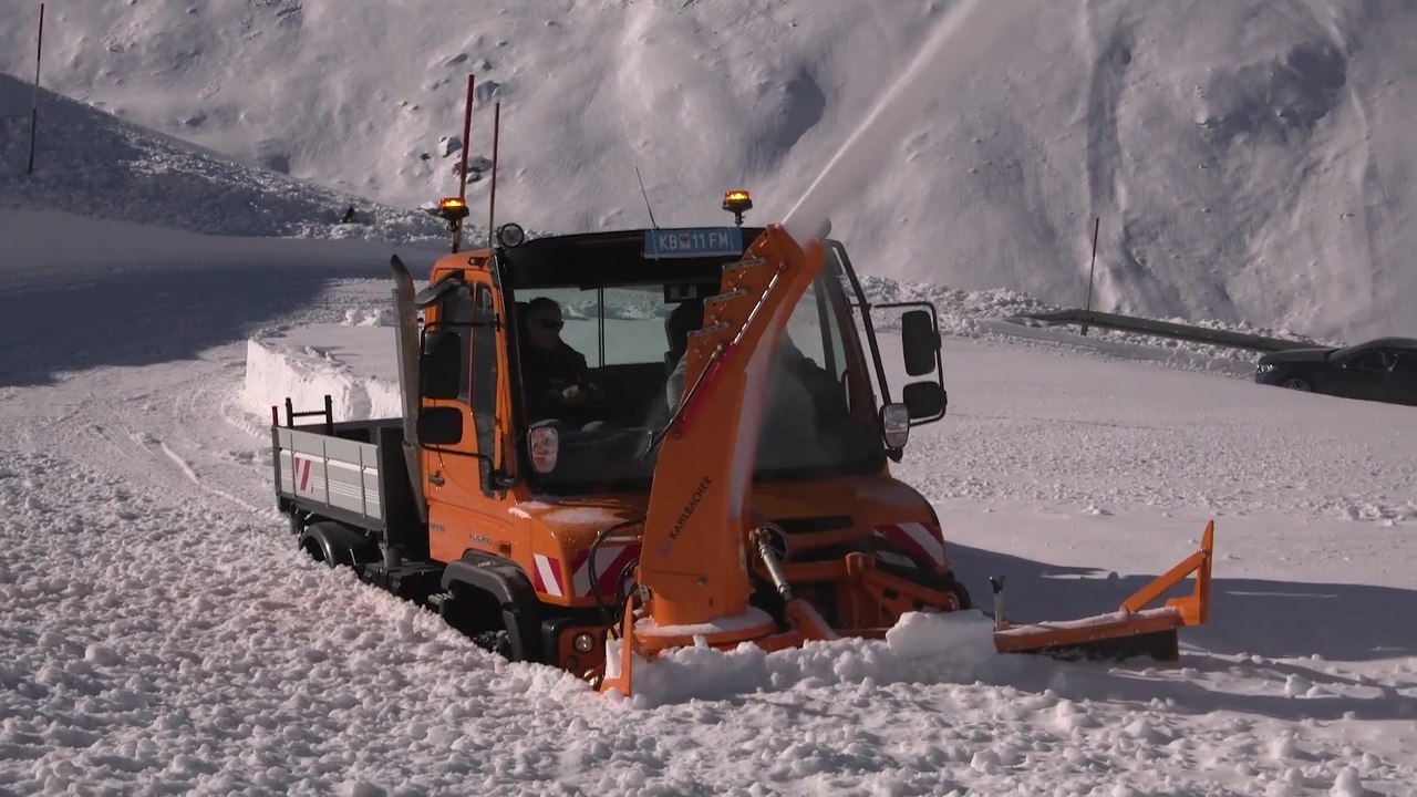 The Unimog in winter - fighting snow