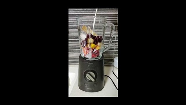 Papaya, Strawberry, Banana, Mango Breakfast Smoothie Amizur Nachshoni