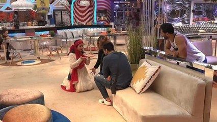 Bigg Boss 14: Jasmin की Re Entry पहले Sonali ने Aly पर फिर मारा Chance | FilmiBeat