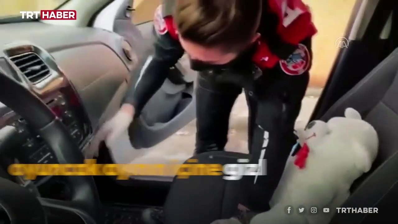 Oyuncak ayının içinden silah çıktı