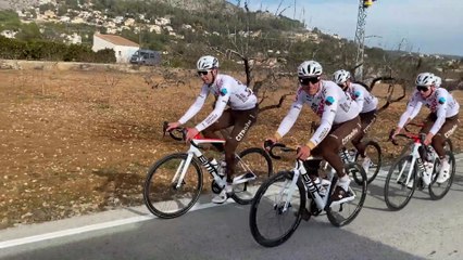 Cyclisme : stage de l'équipe AG2R-Citroën à Denia