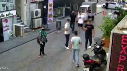Fatih'te yaygaracılık çetesi kamerada...Sözde kavga çıkarıp 10 bin dolar parasını çaldılar